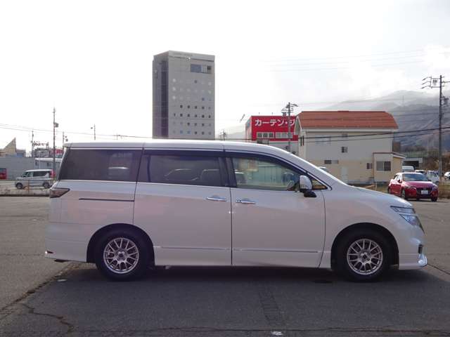 日産 エルグランド ２．５ ２５０ハイウェイスターＳ アーバンクロム ４ＷＤ H27年 () 99