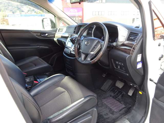 日産 エルグランド ２．５ ２５０ハイウェイスターＳ アーバンクロム ４ＷＤ H27年 () 99