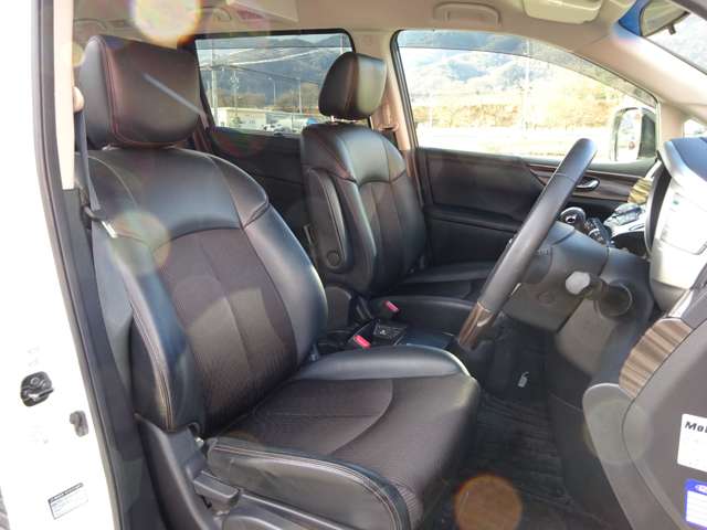 日産 エルグランド ２．５ ２５０ハイウェイスターＳ アーバンクロム ４ＷＤ H27年 () 99