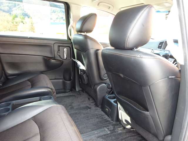 日産 エルグランド ２．５ ２５０ハイウェイスターＳ アーバンクロム ４ＷＤ H27年 () 99