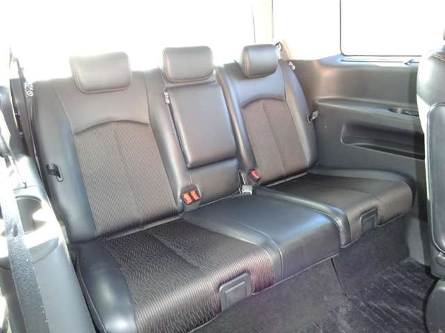 日産 エルグランド ２．５ ２５０ハイウェイスターＳ アーバンクロム ４ＷＤ H27年 () 99