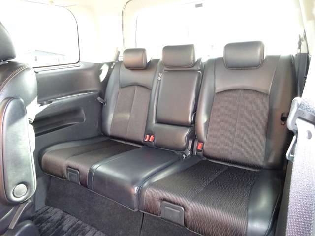 日産 エルグランド ２．５ ２５０ハイウェイスターＳ アーバンクロム ４ＷＤ H27年 () 99