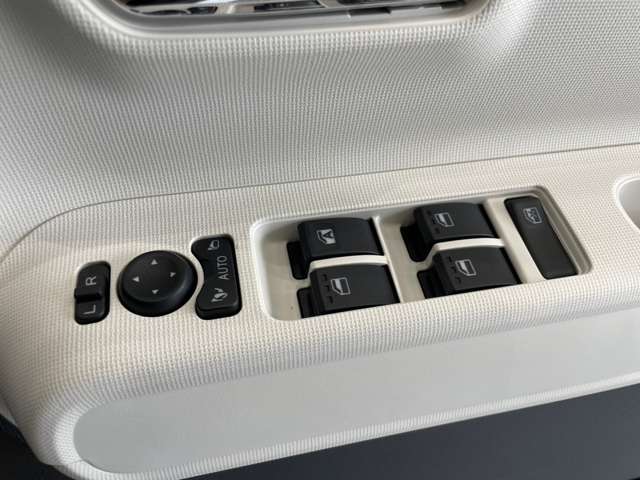 ダイハツ ムーヴ　キャンバス ６６０ ストライプス Ｇ R4年 (中国) 99