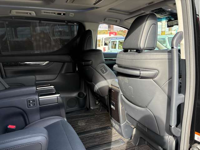 トヨタ アルファード ２．５ Ｓ Ｃパッケージ R4年 (中国) 99