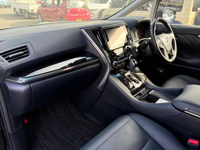 トヨタ アルファード ２．５ Ｓ Ｃパッケージ R4年 (中国) 99