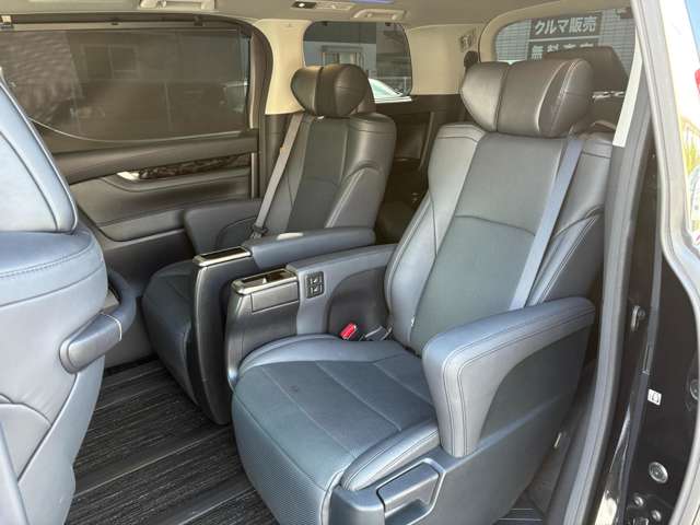 トヨタ アルファード ２．５ Ｓ Ｃパッケージ R4年 (中国) 99