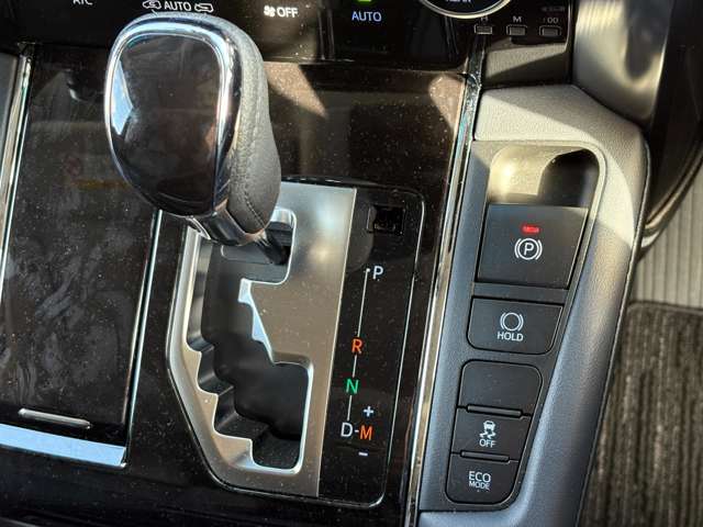 トヨタ アルファード ２．５ Ｓ Ｃパッケージ R4年 (中国) 99