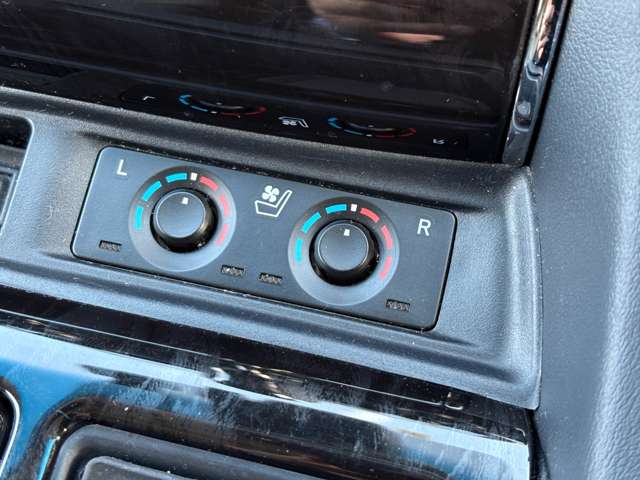 トヨタ アルファード ２．５ Ｓ Ｃパッケージ R4年 (中国) 99