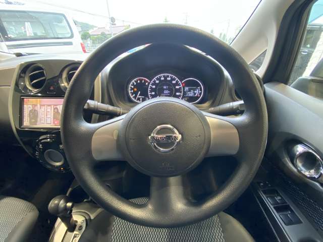 日産 ノート １．２ Ｘ ＤＩＧ－Ｓ H25年 (九州・沖縄) 99