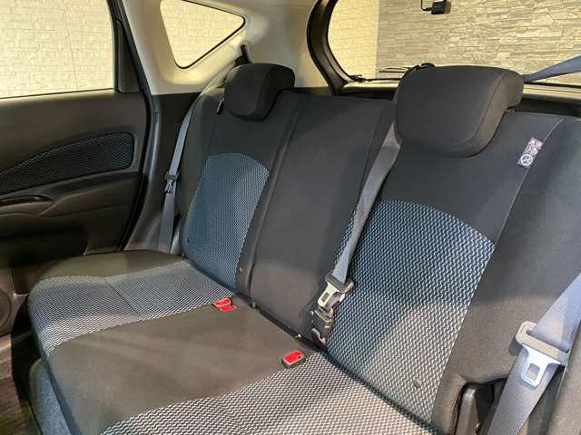 日産 ノート １．２ Ｘ ＤＩＧ－Ｓ H25年 (九州・沖縄) 99