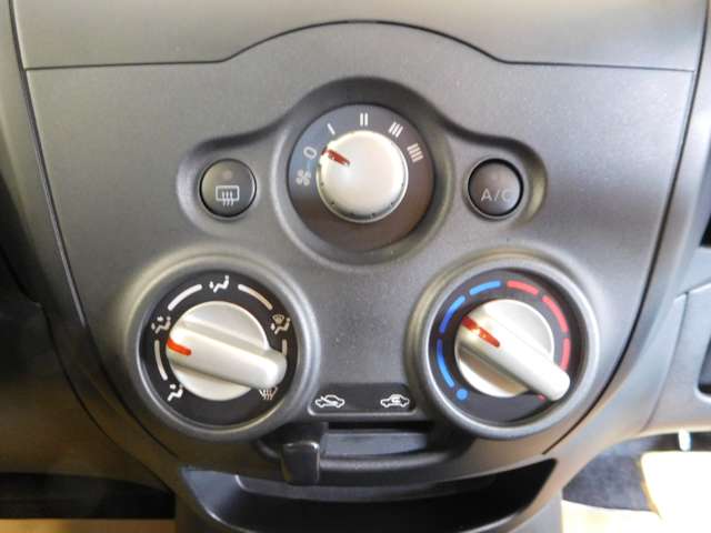 日産 ノート １．２ Ｘ H30年 (九州・沖縄) 99