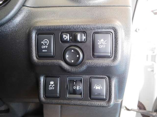 日産 ノート １．２ Ｘ H30年 (九州・沖縄) 99