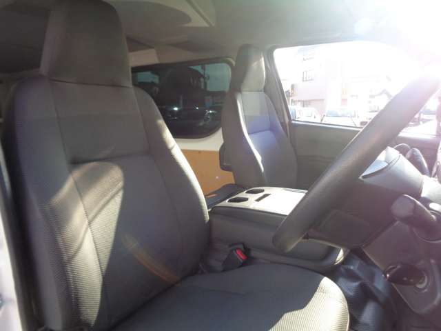 トヨタ ハイエースバン ２．０ ＤＸ ロング ＧＬパッケージ R3年 (中国) 99