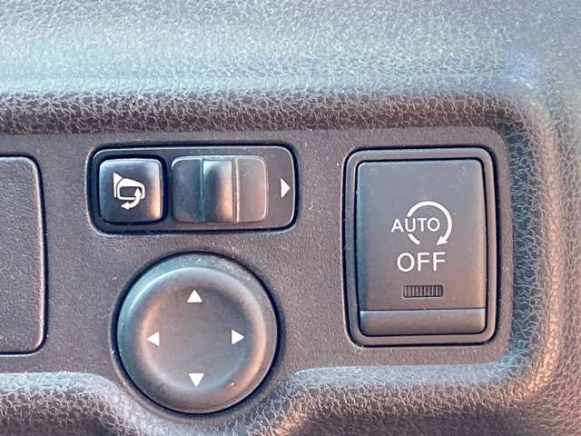 日産 ノート １．２ Ｘ H25年 (九州・沖縄) 99