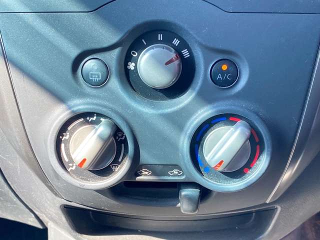 日産 ノート １．２ Ｘ H25年 (九州・沖縄) 99