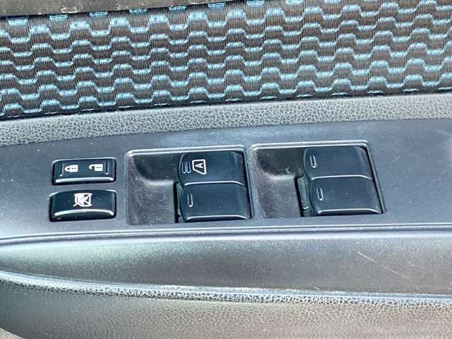 日産 ノート １．２ Ｘ H25年 (九州・沖縄) 99