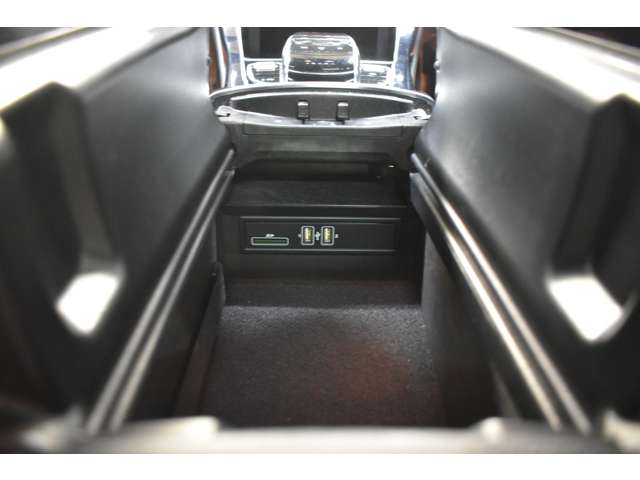 メルセデスベンツ Ｃクラスワゴン Ｃ１８０ ローレウス エディション H30年 (関東) 99