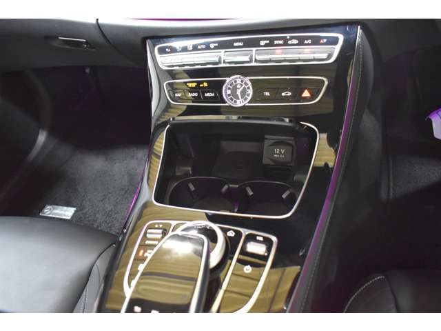 メルセデスベンツ Ｅクラス Ｅ２００ アバンギャルド （ＢＳＧ搭載モデル） ＡＭＧライン R1年 (関東) 99