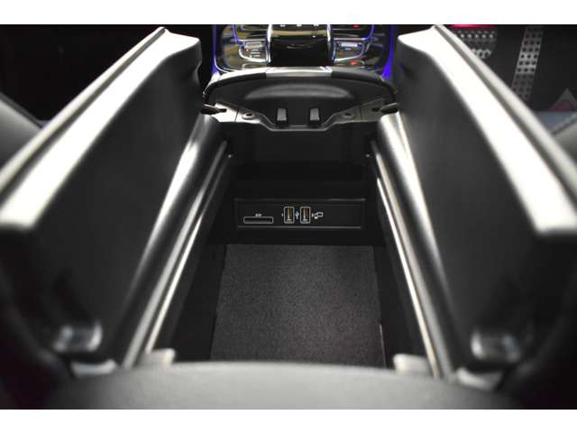 メルセデスベンツ Ｅクラス Ｅ２００ アバンギャルド （ＢＳＧ搭載モデル） ＡＭＧライン R1年 (関東) 99