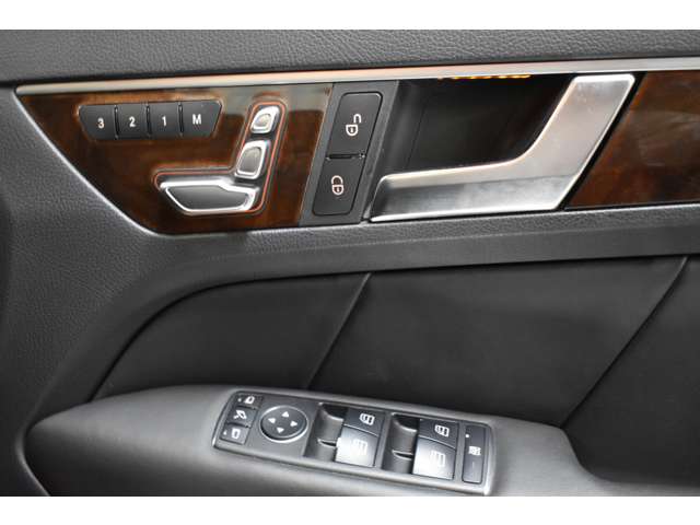 メルセデスベンツ Ｅクラス Ｅ４００ H27年 (関東) 99