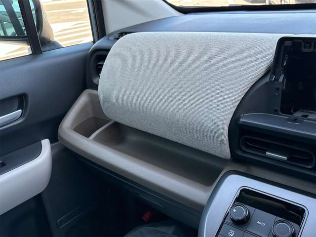 ホンダ フリード　ハイブリッド １．５ Ｅ：ＨＥＶ エアー R6年 (東海) 99