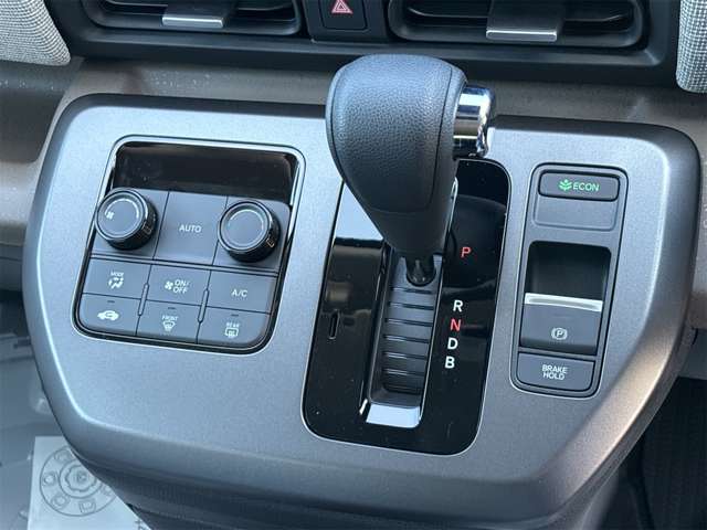 ホンダ フリード　ハイブリッド １．５ Ｅ：ＨＥＶ エアー R6年 (東海) 99