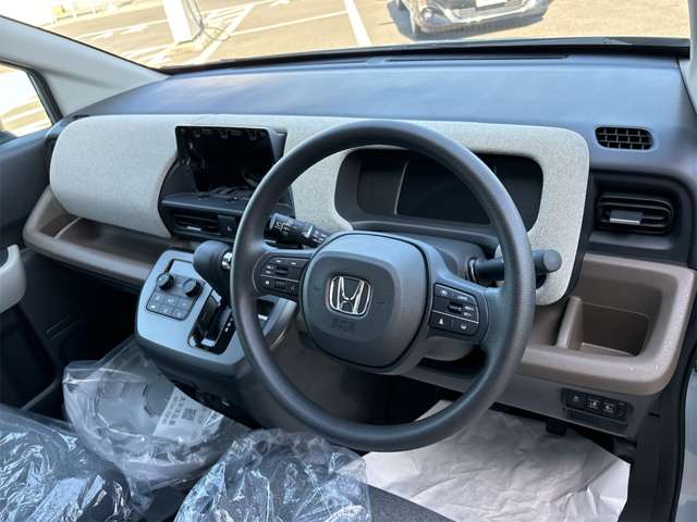 ホンダ フリード　ハイブリッド １．５ Ｅ：ＨＥＶ エアー R6年 (東海) 99