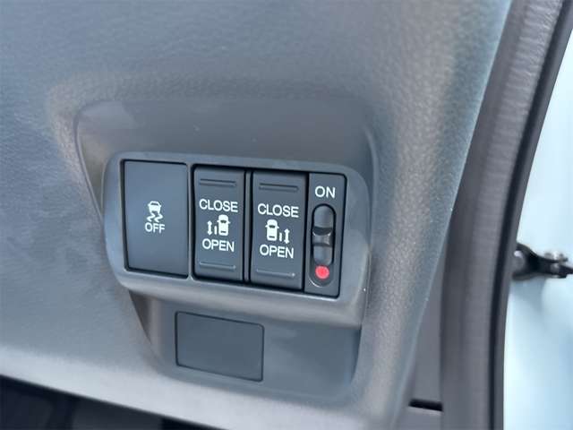 ホンダ フリード　ハイブリッド １．５ Ｅ：ＨＥＶ エアー R6年 (東海) 99