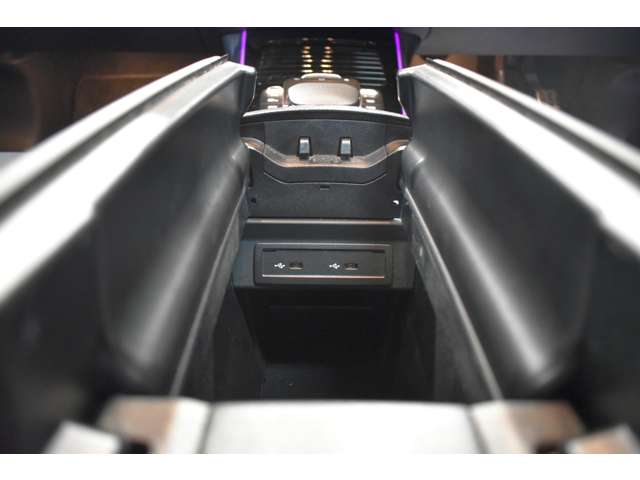 ＡＭＧ ＧＬＢ ３５ ４マチック ４ＷＤ R4年 (関東) 99