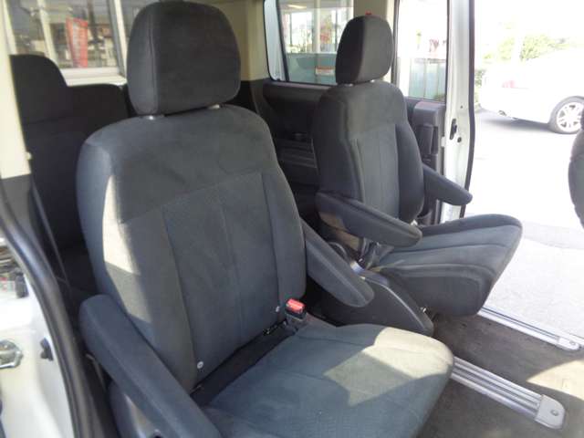 三菱 デリカ　Ｄ：５ ２．２ Ｄ パワーパッケージ ディーゼルターボ ４ＷＤ H29年 (中国) 99