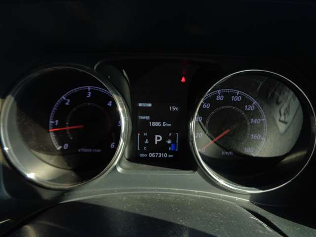 三菱 デリカ　Ｄ：５ ２．２ Ｄ パワーパッケージ ディーゼルターボ ４ＷＤ H29年 (中国) 99