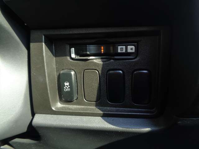 三菱 デリカ　Ｄ：５ ２．２ Ｄ パワーパッケージ ディーゼルターボ ４ＷＤ H29年 (中国) 99