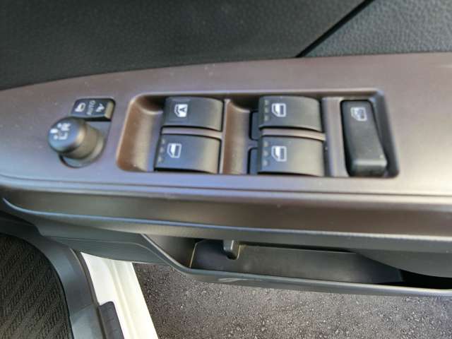 トヨタ タンク １．０ Ｘ Ｓ R1年 (中国) 99