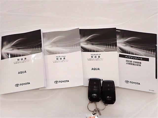 トヨタ アクア １．５ Ｘ R4年 (関東) 99