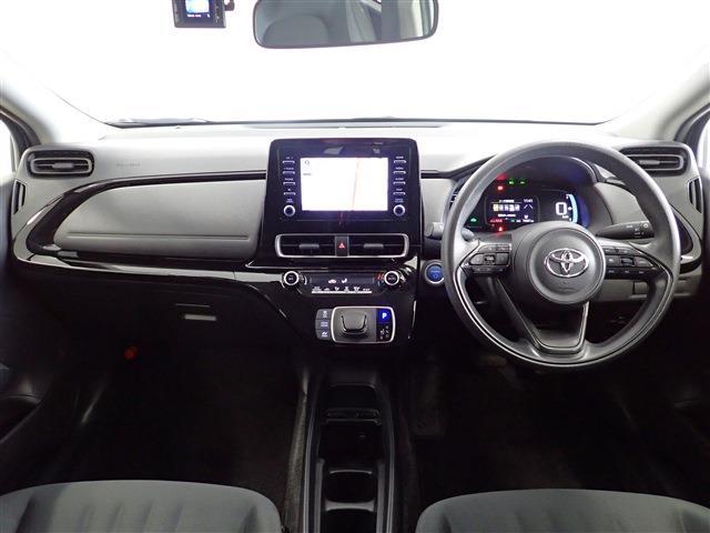 トヨタ アクア １．５ Ｘ R4年 (関東) 99