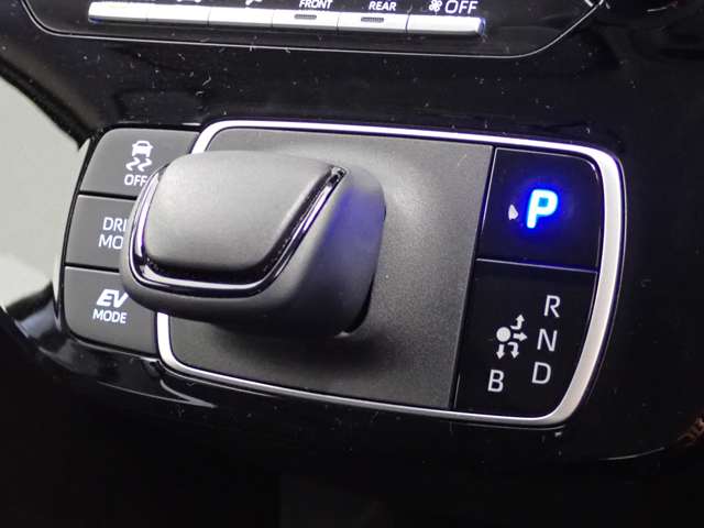 トヨタ アクア １．５ Ｘ R4年 (関東) 99