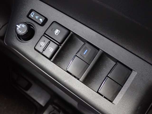 トヨタ アクア １．５ Ｘ R4年 (関東) 99