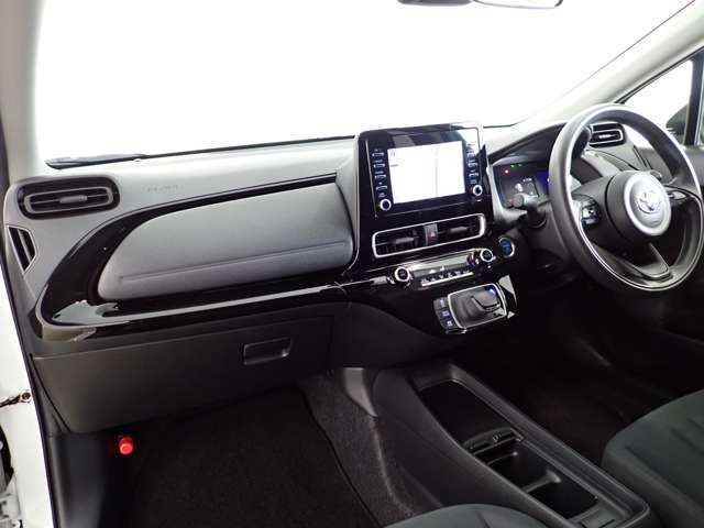 トヨタ アクア １．５ Ｘ R4年 (関東) 99