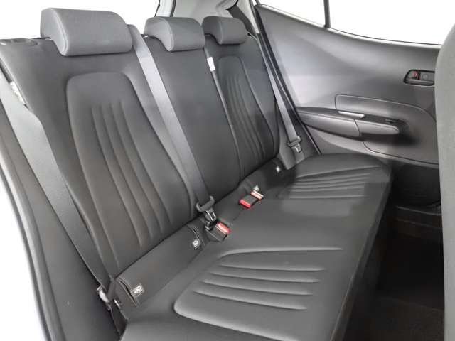 トヨタ アクア １．５ Ｘ R4年 (関東) 99