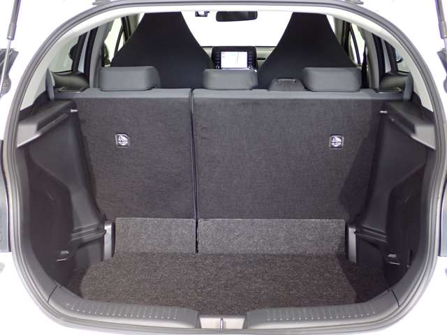 トヨタ アクア １．５ Ｘ R4年 (関東) 99