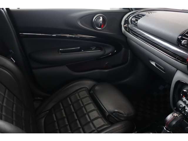 ミニ ミニクラブマン ジョン・クーパー・ワークス ４ＷＤ H29年 (近畿) 99