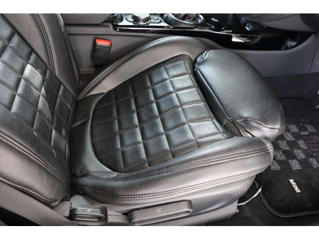 ミニ ミニクラブマン ジョン・クーパー・ワークス ４ＷＤ H29年 (近畿) 99