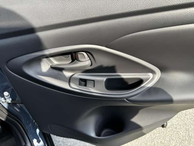 トヨタ ヤリスクロス　ハイブリッド １．５ ハイブリッド Ｚ R7年 (九州・沖縄) 99