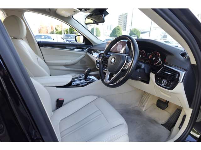 ＢＭＷ ５シリーズ ５２３Ｄ ラグジュアリー ディーゼルターボ H29年 (近畿) 99