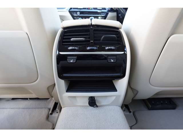 ＢＭＷ ５シリーズ ５２３Ｄ ラグジュアリー ディーゼルターボ H29年 (近畿) 99