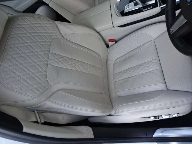 ＢＭＷ ７シリーズ ７４０ＬＤ Ｘドライブ Ｍスポーツ ディーゼルターボ ４ＷＤ R1年 (近畿) 99