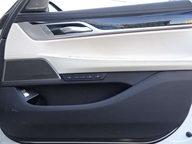 ＢＭＷ ７シリーズ ７４０ＬＤ Ｘドライブ Ｍスポーツ ディーゼルターボ ４ＷＤ R1年 (近畿) 99