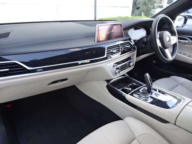 ＢＭＷ ７シリーズ ７４０ＬＤ Ｘドライブ Ｍスポーツ ディーゼルターボ ４ＷＤ R1年 (近畿) 99