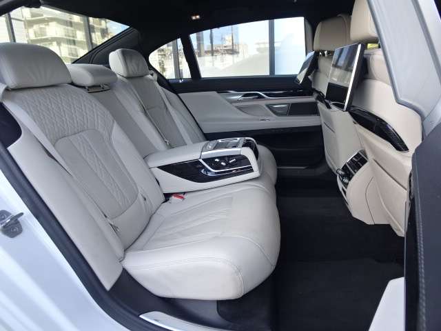 ＢＭＷ ７シリーズ ７４０ＬＤ Ｘドライブ Ｍスポーツ ディーゼルターボ ４ＷＤ R1年 (近畿) 99