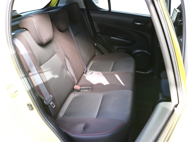 スズキ スイフト １．６ スポーツ H26年 (関東) 99